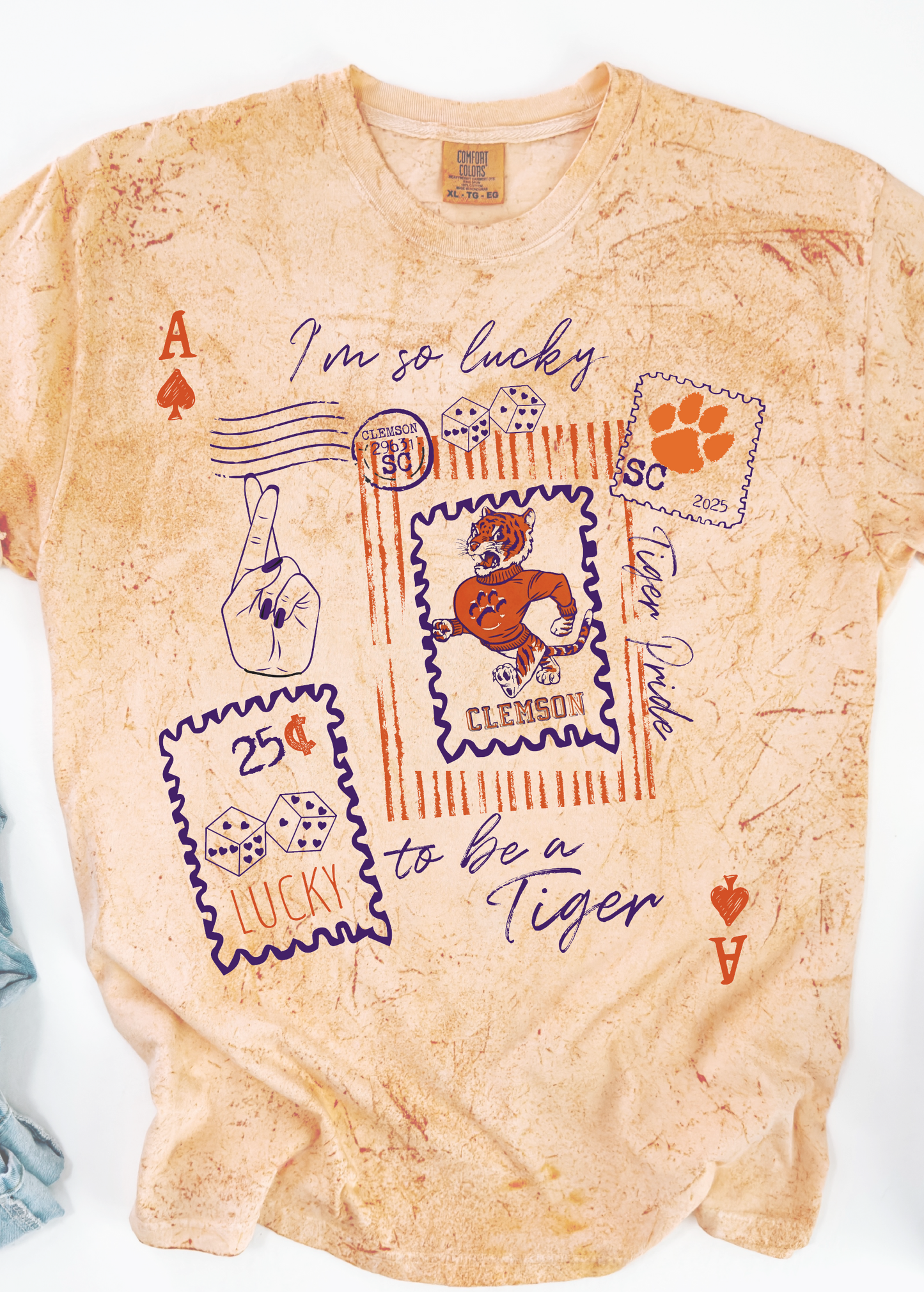 TEAM SPIRIT LUCKY STAMP COLORBLAST TEE